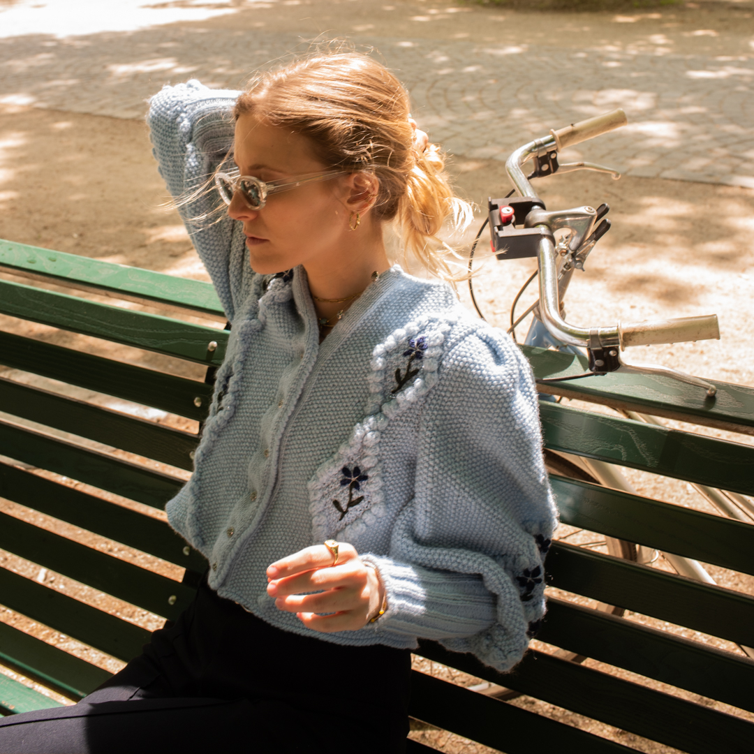 Deshabillez-nous_cardigan_bleu-02